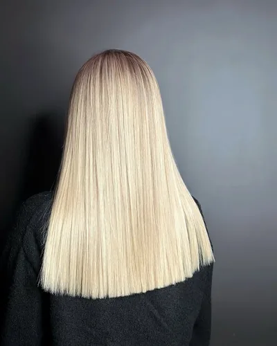 Airtouch platinos blondas — plaukų salonas Šv. Stepono g., Vilnius