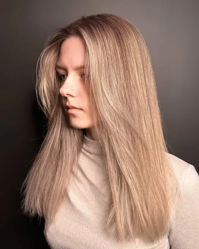 Plaukų dažymas smėlio blondu — Cemra grožio studija Vilnius